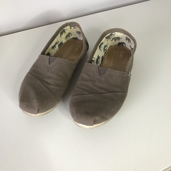 Toms Slip On Grey Flats - Picture 2 of 6
